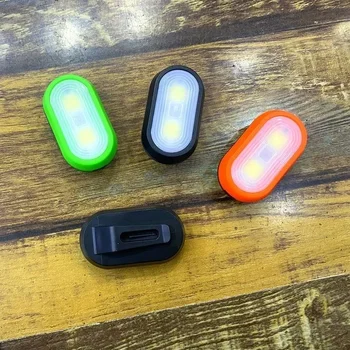 Prenosni Mini LED Keychain Svetilka Keychain Keyring Baklo Luči z Carabiner za Kampiranje na Prostem Pohodništvo, Ribolov